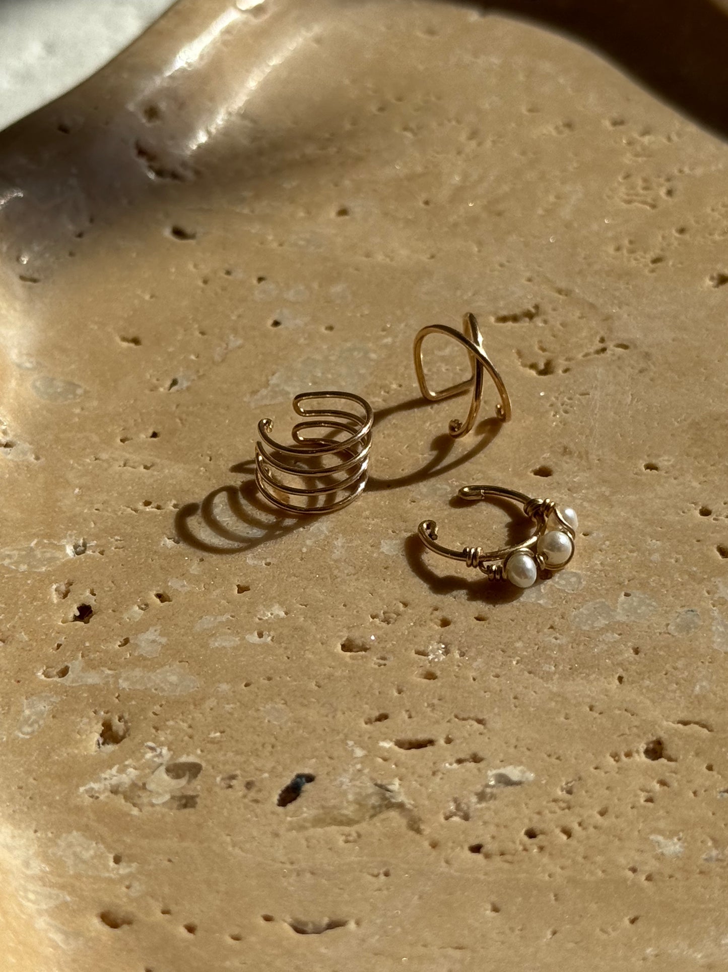 Ear cuff wave